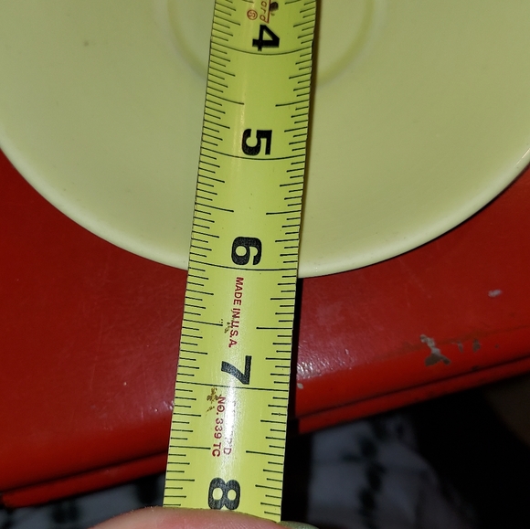 2 Vintage Taylor Smith & Taylor T.S.&T. Lu-Ray Pastels U.S.A. 6 in Yellow Plates - Picture 7 of 7